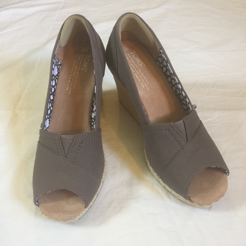 Toms Espadrille Wedge Sandals Gray